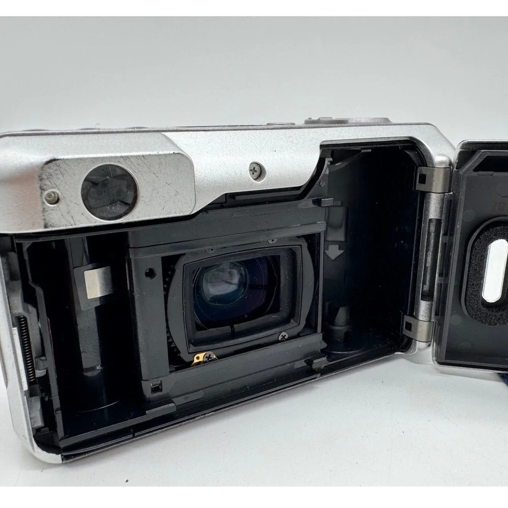 Canon Sure Shot 115u Date 35mm Film Camera Silver 38-115mm Zoom for Parts Repair